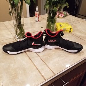 Lebron soldier 12s size 9